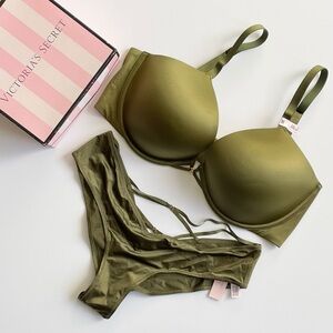 38DD MEDIUM Victoria’s Secret green bra set